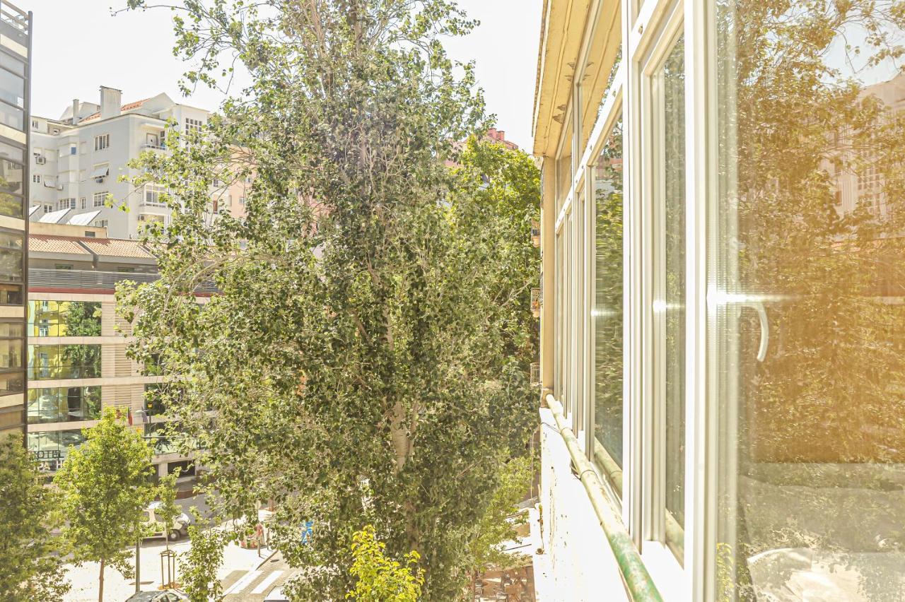 Guesthouse Marques De Pombal - 8 Bedroom Apartment Lisboa Kültér fotó